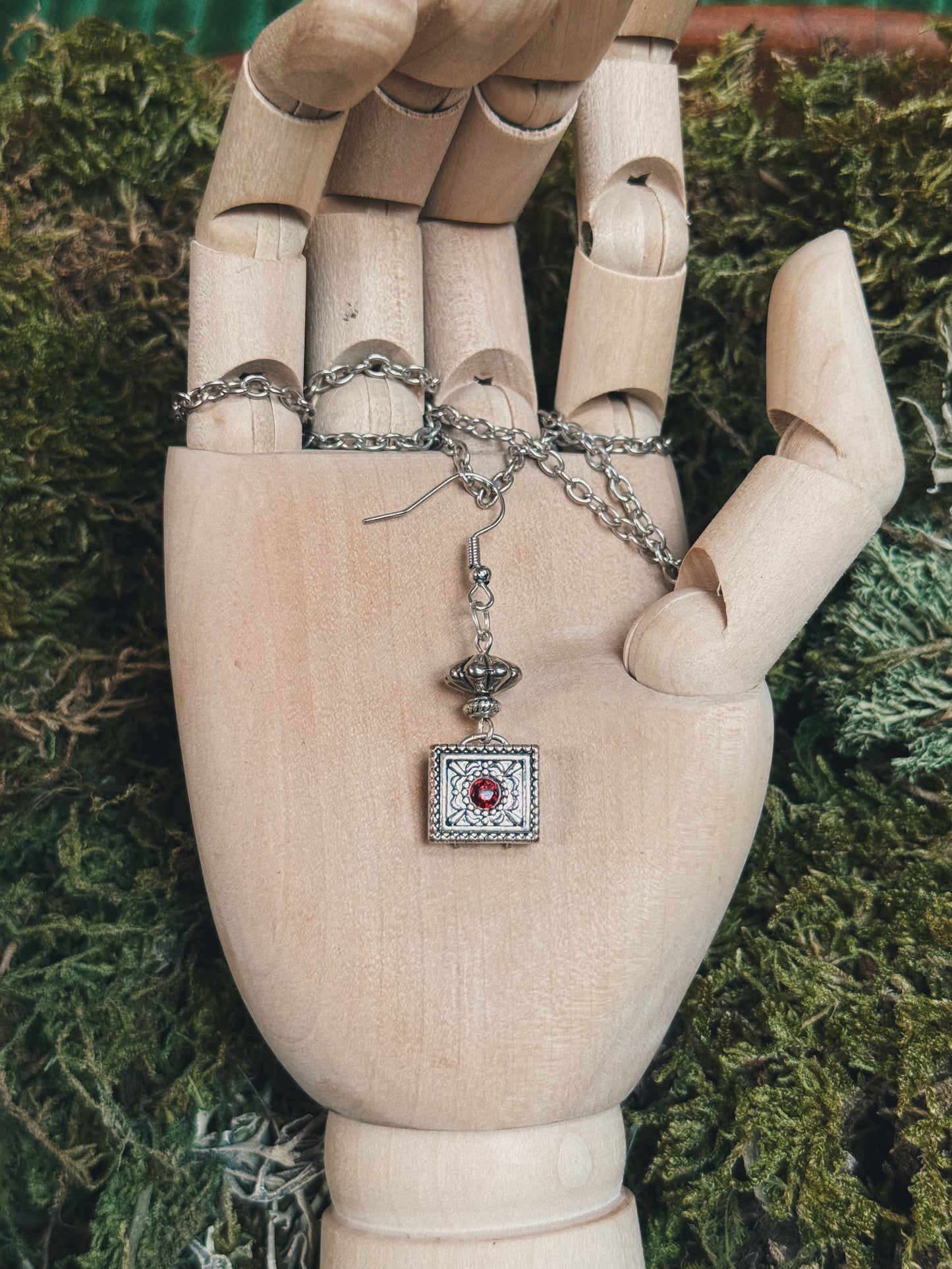 Ruby Red Eye / Single Earring